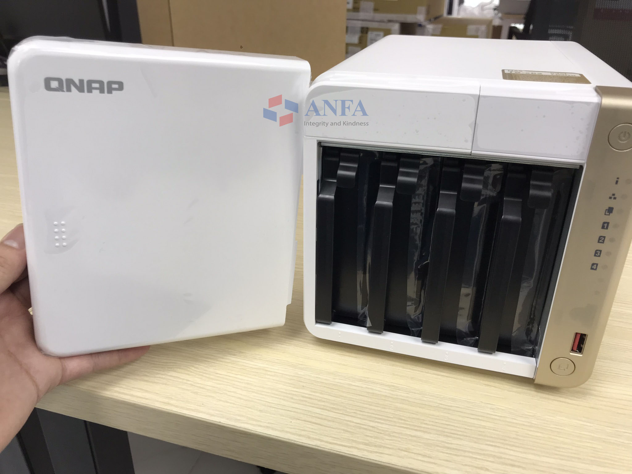 Đánh giá QNAP NAS TS-462