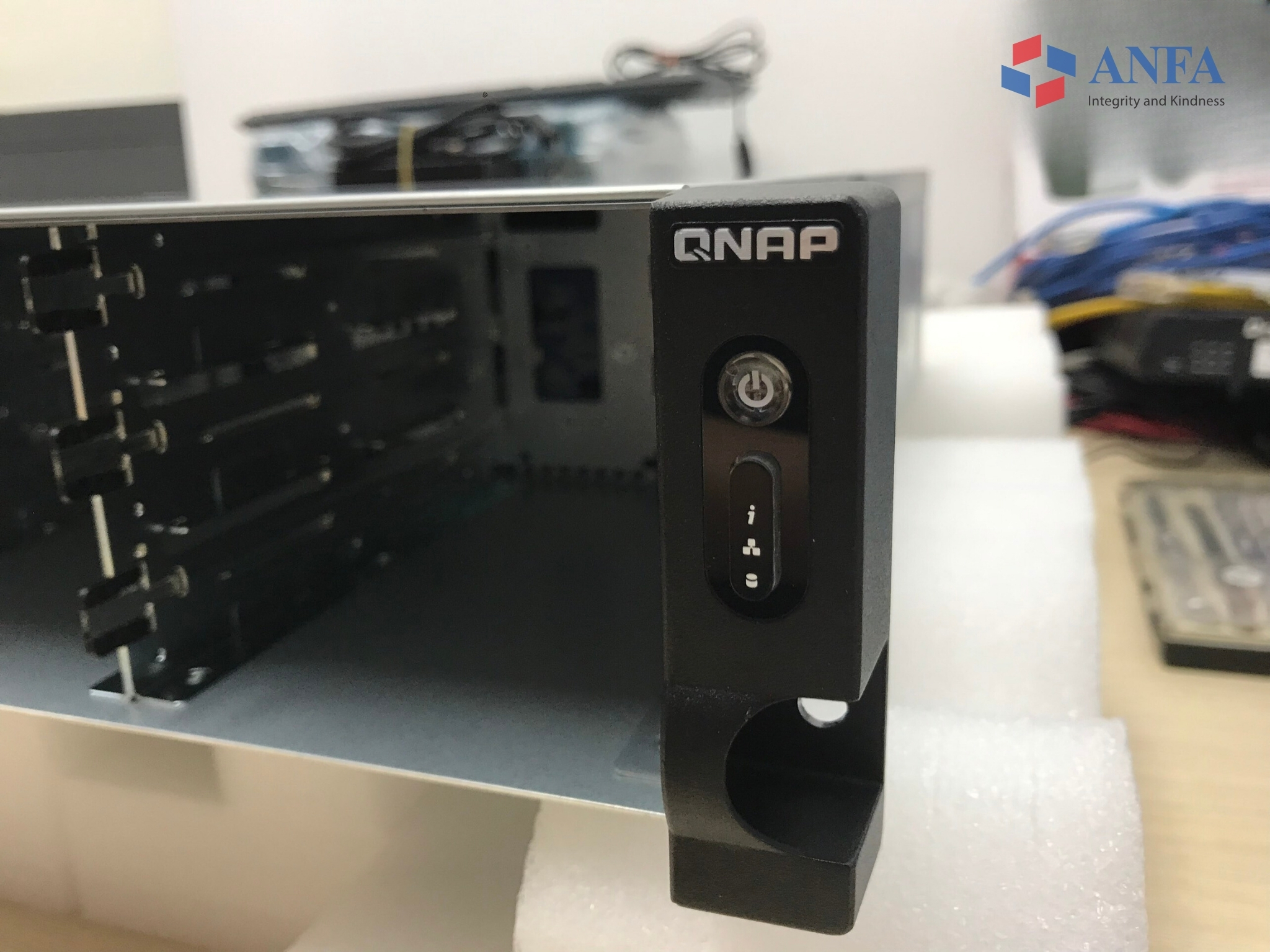 ĐÁNH GIÁ QNAP NAS TS-1264U-RP-8G