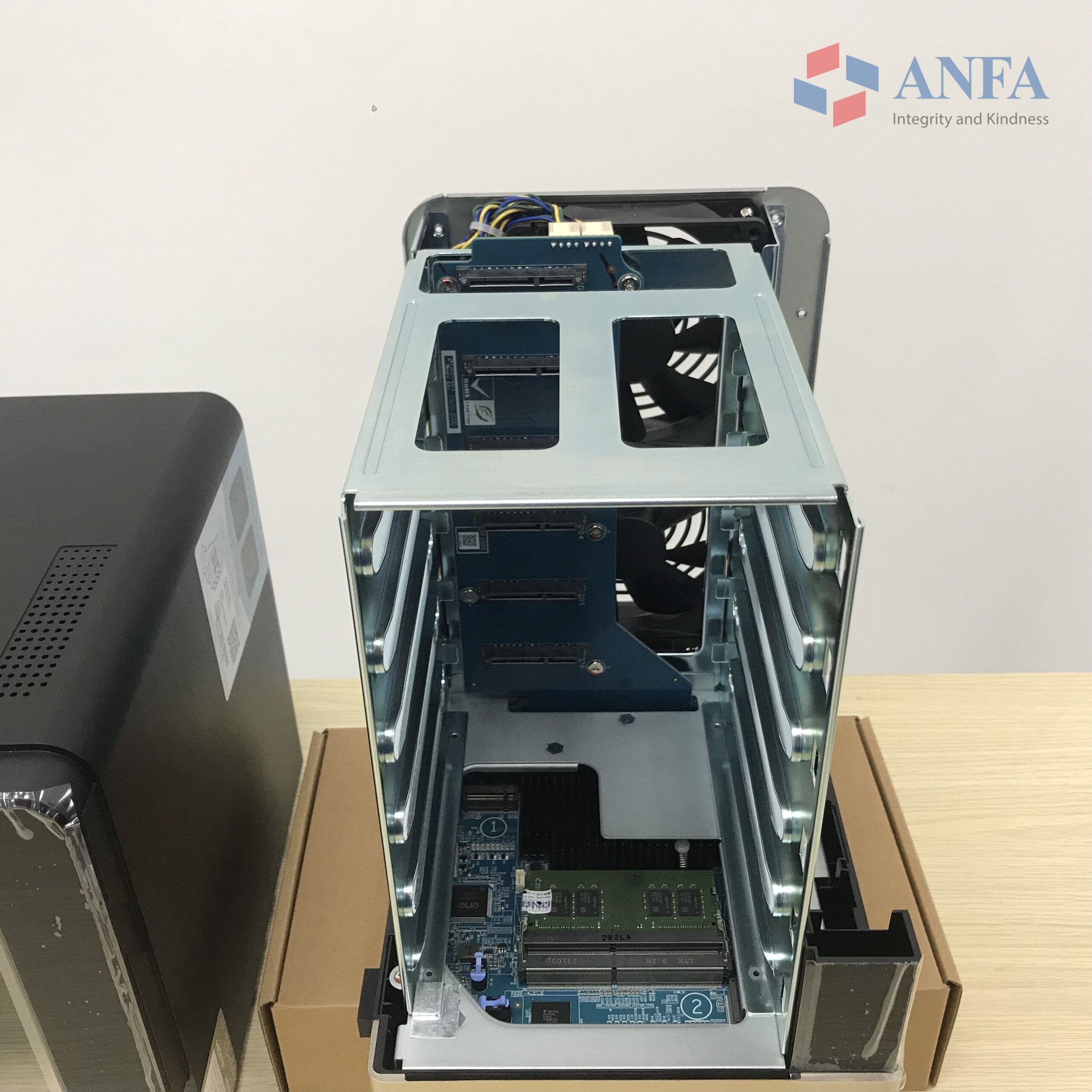 ĐÁNH GIÁ QNAP NAS TS-664-8G